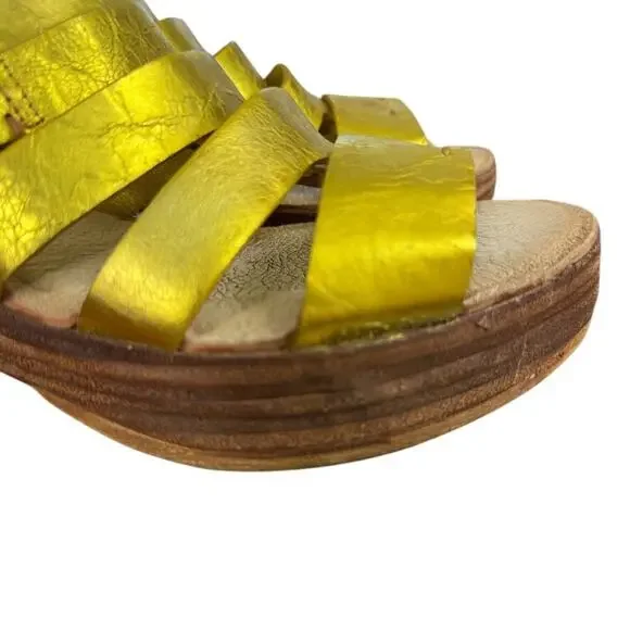 AS 98 Gold Leather Platform Block Chunky Heel Slides Slip On Sandals sz 40 9 9.5